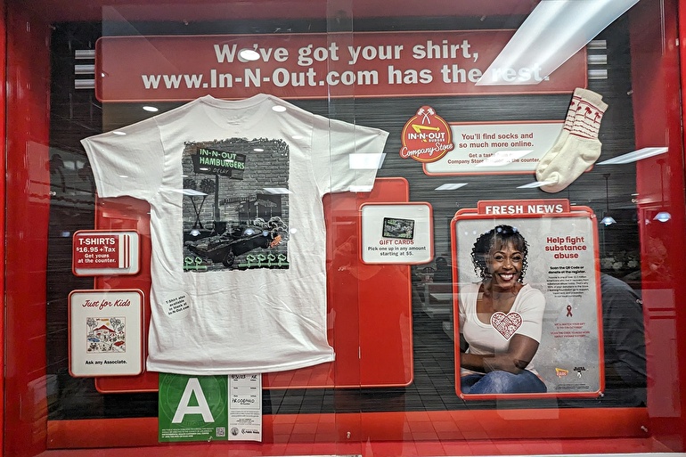 イン・アンド・アウト・バーガー(IN-N-OUT BURGER)